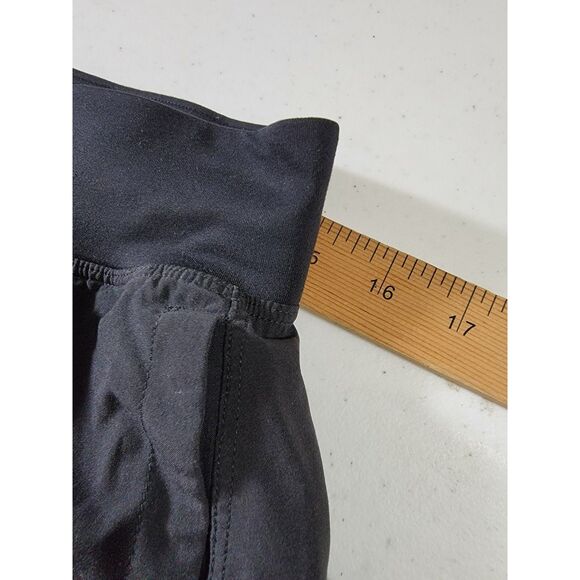 Lululemon Men's Black Shorts - Medium - Picture 4 of 6